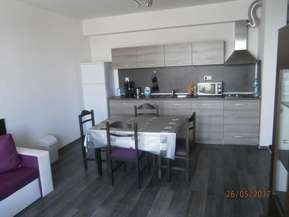 Aparthotel Apartments In Las Brisas Burgas