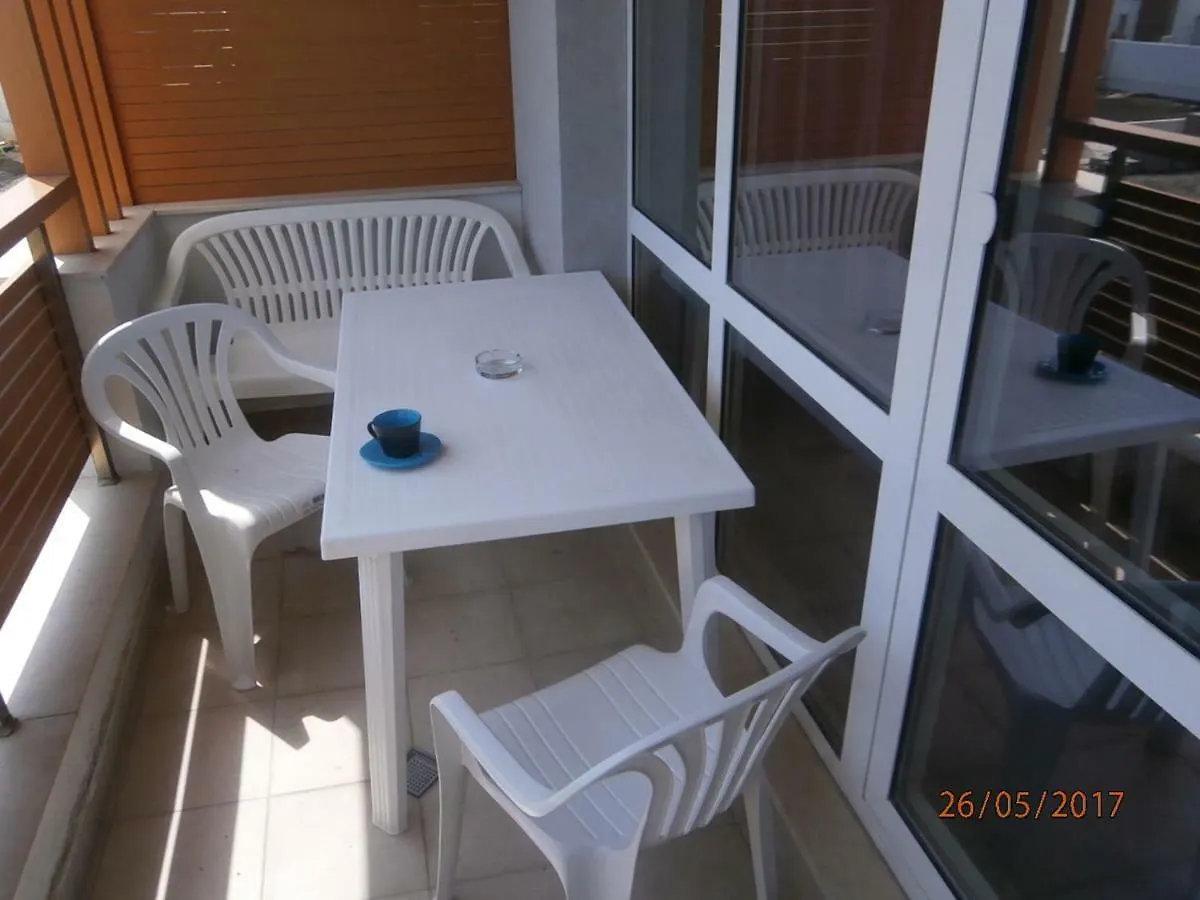 Apartments In Las Brisas Burgas Aparthotel